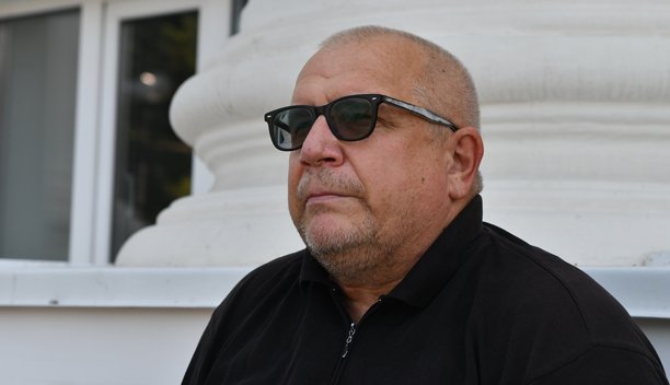 老年男性肖像照片模特图片下载