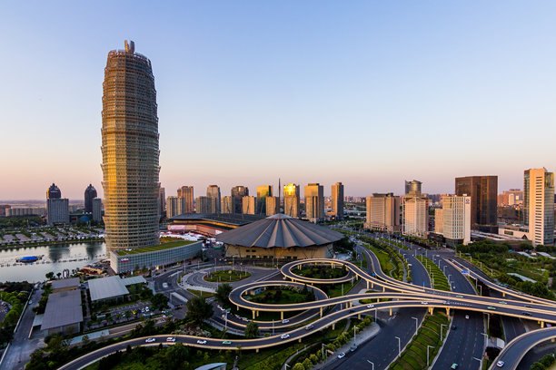 郑州金水立交桥、郑州国际会展中心、郑东新区的航拍照片，河南，中国，亚洲。图片下载