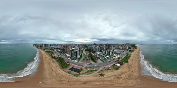 在巴西阿拉戈斯Maceió阴天的下午，用无人机拍摄的360度全景航拍照片图片下载