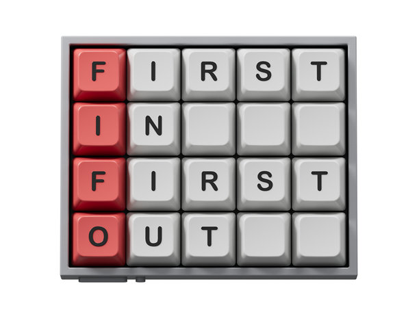 计算机键盘上的“FIFO 先进先出”字样。计算机键盘按键。留白。3D渲染，适用于绿色背景的素材和剪辑路径。图片下载