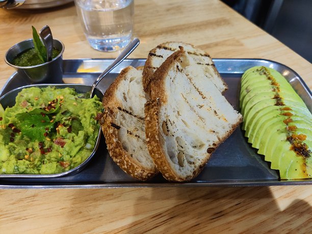 切片牛油果餐盘 - 高清库存照片图片下载