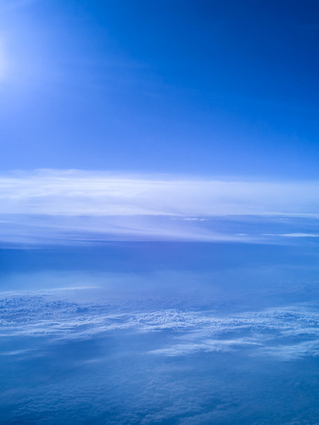 蓝天和云朵背景素材，飞机视角图片下载