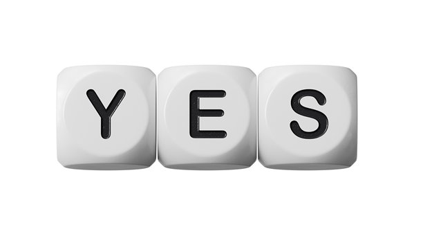 黑色字母拼写的“是”字，写在木块上。信息拼出“是”。商业、激励和教育概念。3D渲染，适用于绿色背景的素材和剪辑路径。图片下载