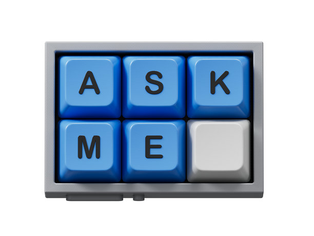 问我 - 词汇概念。极简抽象设计，特写电脑键盘按键，3D渲染，绿色背景用于视频素材和剪辑路径。图片下载