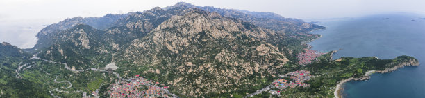 青岛崂山海边青山渔村的无人机航拍照片图片下载