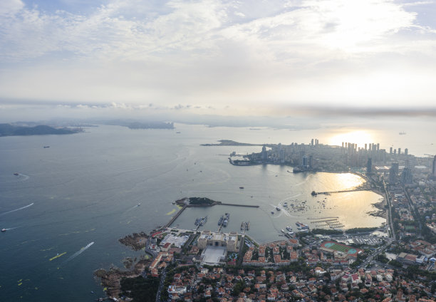 青岛，山东中国美丽的旅游城市的航拍照片图片下载