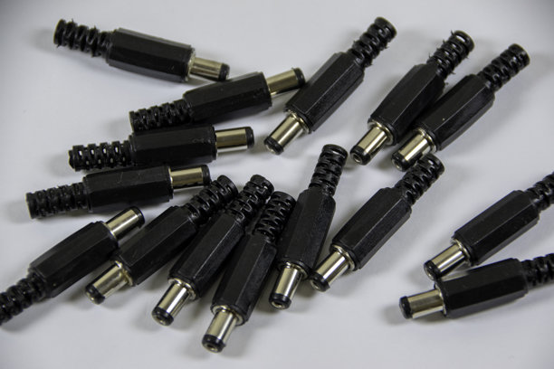 电源和电子设备的公母插头组件照片图片下载