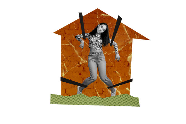 趋势艺术横幅草图 3D 照片拼贴 迁移 难民 迁移代理 国年轻女性 破碎的洋娃娃 悬挂在房屋建筑上图片下载