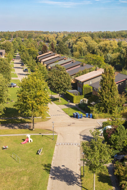 阿尔梅勒布外区的空中照片，季节社区从Kwartaalstraat街拍摄，朝向Herfststraat街。图片下载