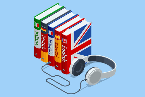语言学习书籍、耳机等元素的等距插画。概念是音频课程、在线学习、外语学习和人工智能通讯助手。图片下载