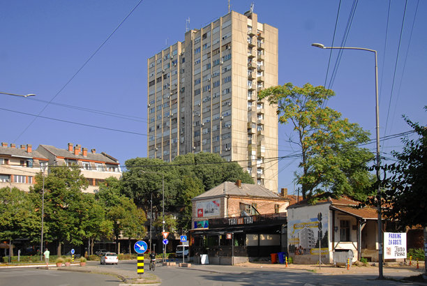 塞尔维亚尼什市辛杰利切夫广场的老式摩天大楼（图片02）图片下载