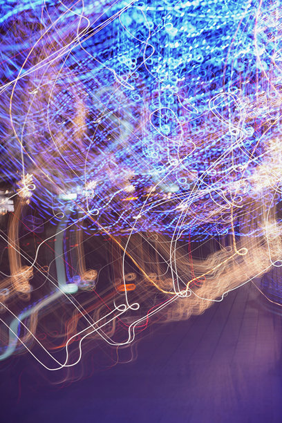 五彩斑斓的模糊灯光和线条背景照片图片下载