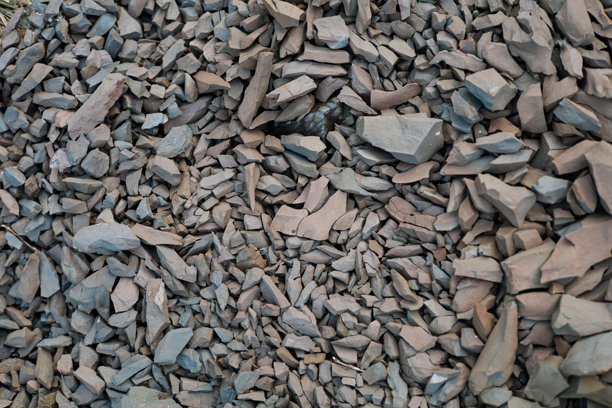 棕色破碎的石头，特写照片图片下载