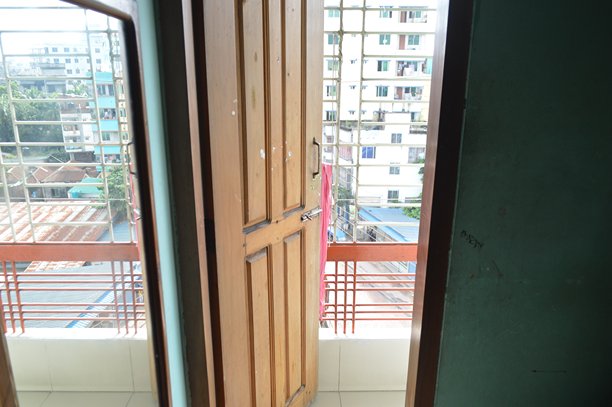 老房子室内门，墙体结构照片图片下载