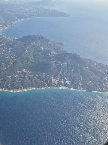 科斯岛 - 希腊 - 登陆岛屿。飞机上的照片。图片下载