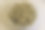 一张照片，一个盘子装着盐花生，放在一张白桌子上图片下载