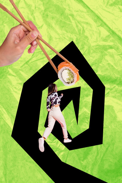 垂直海报照片拼贴，展示一个快乐的女孩奔跑，寿司卷、海鲜、营养、餐厅、点餐、手持筷子概念。图片下载