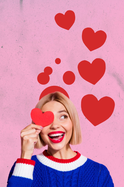 博主女孩手持爱心图标的3D垂直照片拼贴，反馈社交网络，网红，订阅者概念图片下载