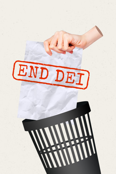 照片拼贴模板潮流艺术作品，手持智能手机点击通知、点赞、爱心、分享、对话、消息、谈话的合成图图片下载