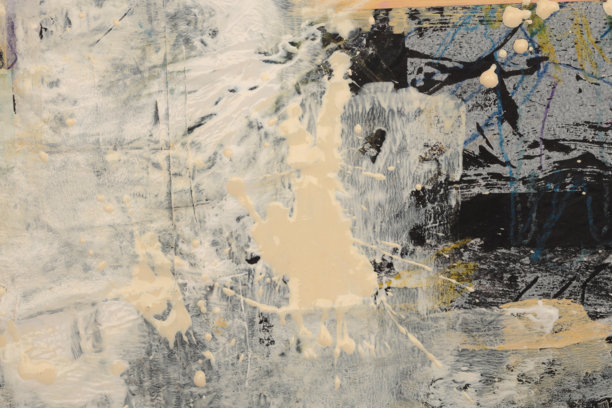 撕裂、撕碎的纸片拼贴。艺术亚克力手绘笔触涂抹污迹绘画墙面。抽象的、脏污的纹理背景。图片下载