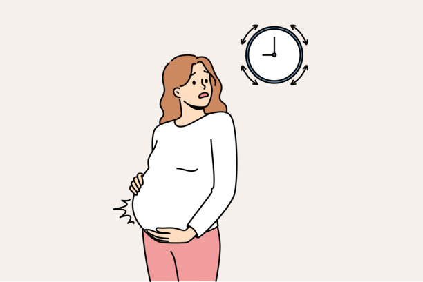 孕妇测量宫缩等待救护车图片下载