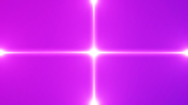 黑色背景上的光学耀斑过渡叠加。快速明亮的光线动画。耀斑胶片过渡集。4K 照片图片下载