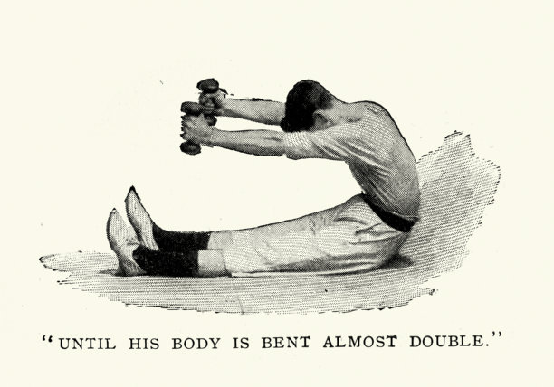 健身运动的历史，一位年轻男子正在做仰卧起坐，手持图片下载