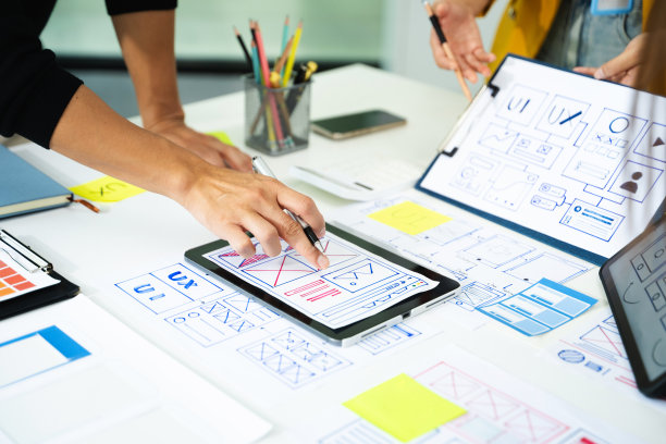 探索动态的UX、UI设计，包含线框图、原型制作、团队协作和创意布局，适用于网页和移动端，是打造现代化、响应式和创新数字体验的理想素材。图片下载