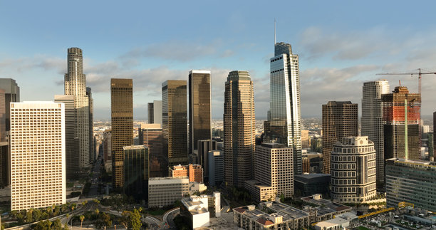 洛杉矶，加利福尼亚州的现代城市景观。洛杉矶的无人机视角。洛杉矶市中心天际线的全景照片。图片下载