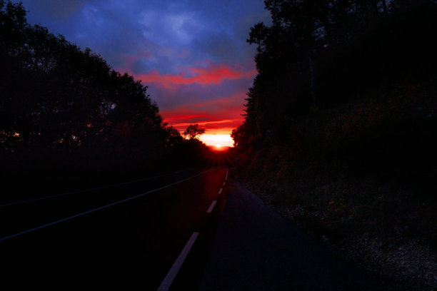 日落时分，沿着通往泰尔米尼洛山的路拍摄的照片 03图片下载