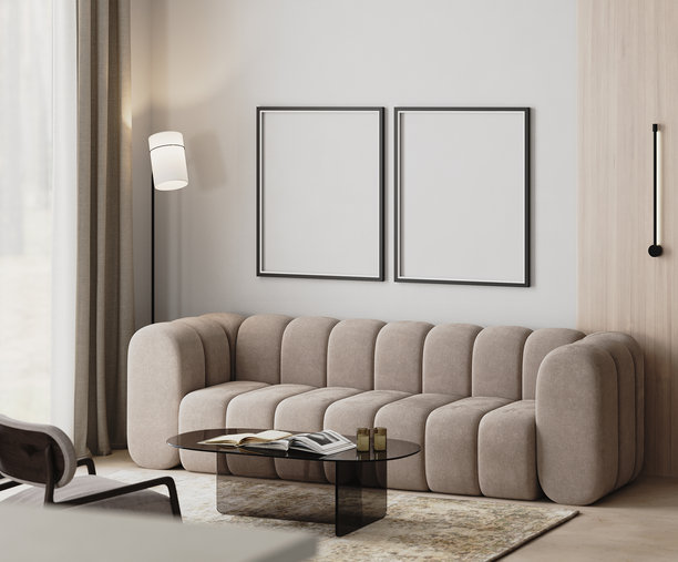 现代客厅室内空白相框模型，配有米色沙发、窗帘旁的落地灯、玻璃茶几和扶手椅，3D渲染图片下载