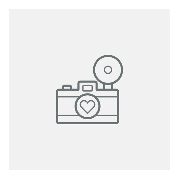 带心形符号的相机矢量图标图片下载