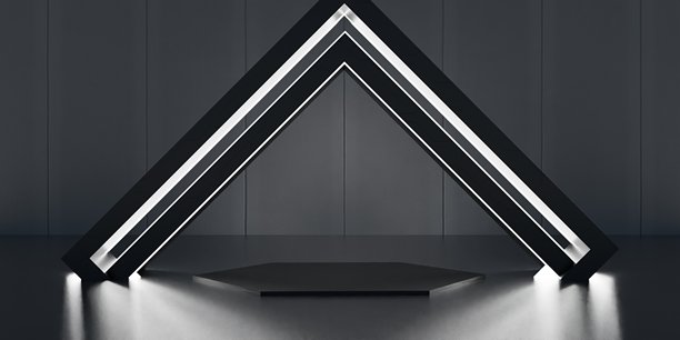 现代展厅，三角形舞台和霓虹灯，科技背景，3D插画图片下载