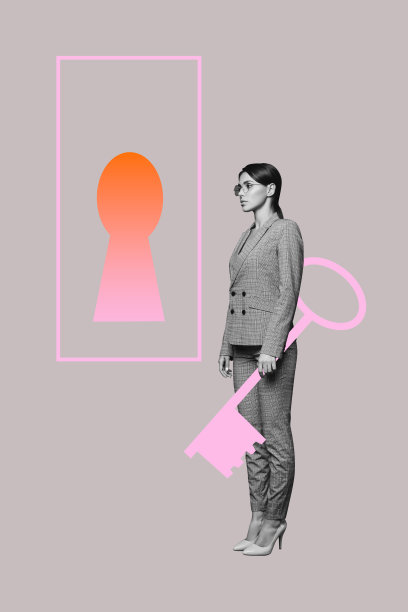 创意潮流拼贴照片，一位快乐的女商人在手中拿着钥匙，象征着开启新的创业项目开发、职业生涯迁移和定居。图片下载