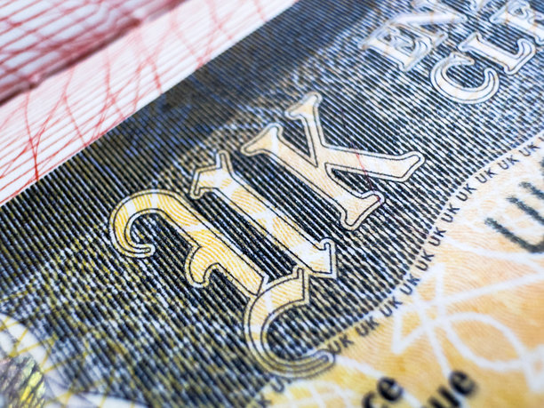 带有英国签证的护照，用于世界旅行，英格兰、英国、苏格兰、爱丁堡、北爱尔兰、威尔士。入境英格兰、非法移民、机场、海关、新闻、边境关闭、国籍。宏观照片图片下载