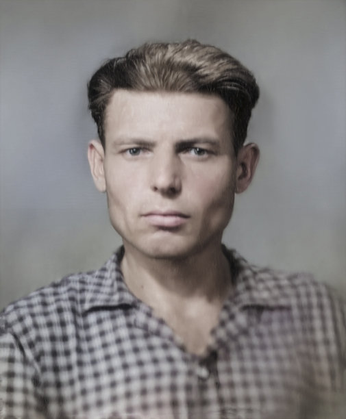 一位严肃、若有所思的中年男性的复古肖像。摄于1970年的老照片。图片下载