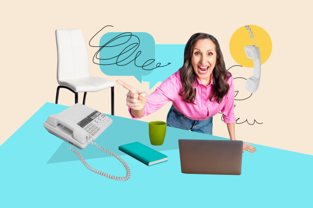 趋势艺术创意草图，老妇人老板手指指向固定电话、笔记本电脑、扶手椅、空缺职位的 3D 照片拼贴画，办公室经理图片下载