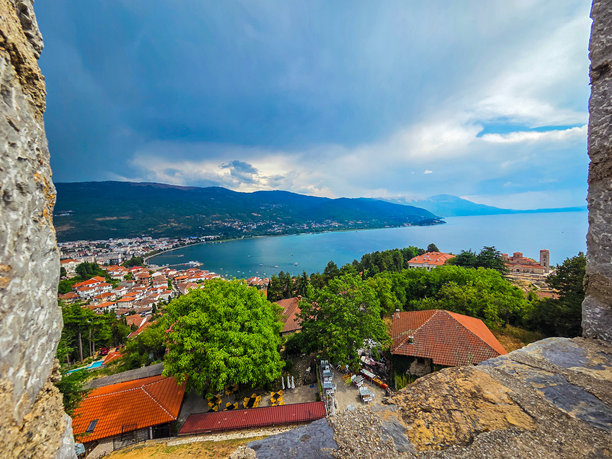 照片中的地点是奥赫里德湖图片下载