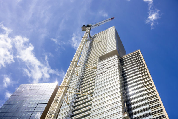 城市高楼建筑，背景留有复制空间图片下载