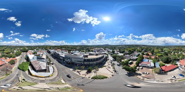 使用无人机拍摄的南非约翰内斯堡格林赛德购物街的360度航拍照片图片下载