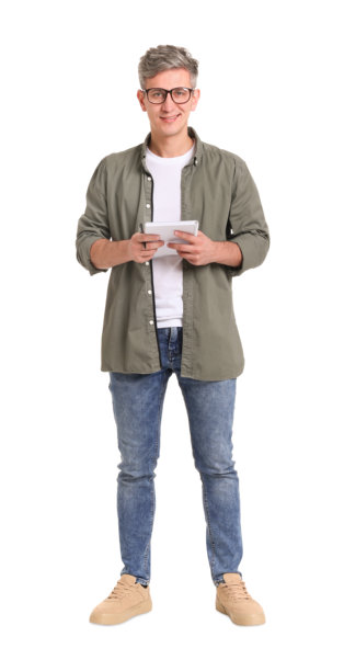 白色背景下，一位专业心理学家手持笔记本的照片图片下载