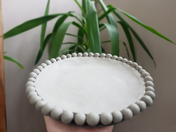 手工粘土串珠托盘：创意家居装饰品图片下载