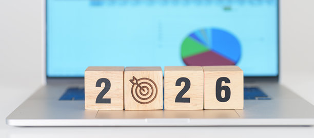2026年份图标，背景为电脑笔记本，包含飞镖盘图标。寓意目标、靶心、决心、战略、计划、行动、使命、动力及新年伊始等概念。图片下载