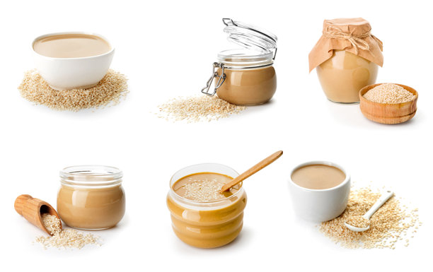 拼贴照片，展示了各种盛满奶油芝麻酱的容器，以及散落在干净白色背景上的芝麻籽。图片下载