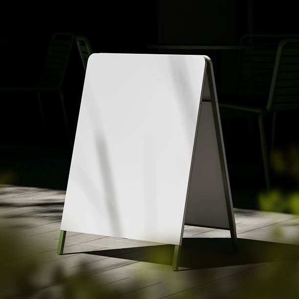 空白三明治广告牌模型，置于户外的路面上，带有阳光和阴影，非常适合广告设计模板或品牌展示。3D渲染图片下载