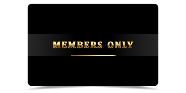 矢量黑色横幅，带有金色VIP文字。黑色背景上的VIP。豪华礼品卡。金色文字的证书。金色VIP。豪华模板设计。矢量插画黑色横幅。图片下载