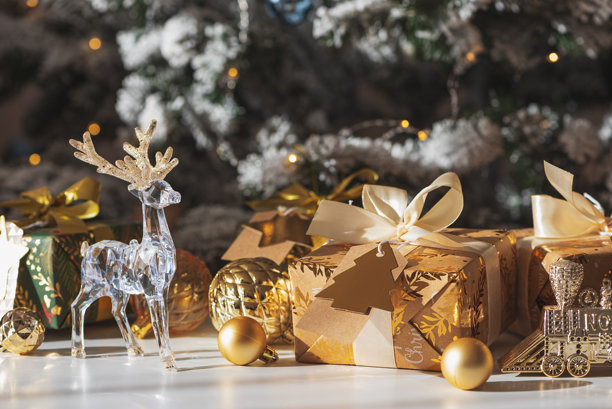 水晶驯鹿，金色鹿角，节日室内装饰圣诞礼物图片下载