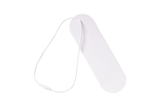 空白白纸价签或礼品标签带绳，孤立在白色背景上。高质量工作室拍摄，用于零售、销售和品牌样机。图片下载