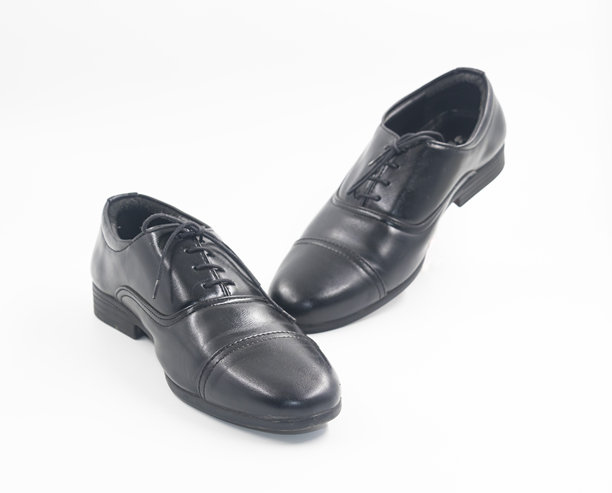 黑色鞋子，干净的影棚风格照片或产品风格图像。图片下载
