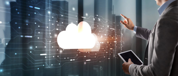 数字技术数据交换云计算全球商业概念。虚拟屏幕上的云计算图片下载